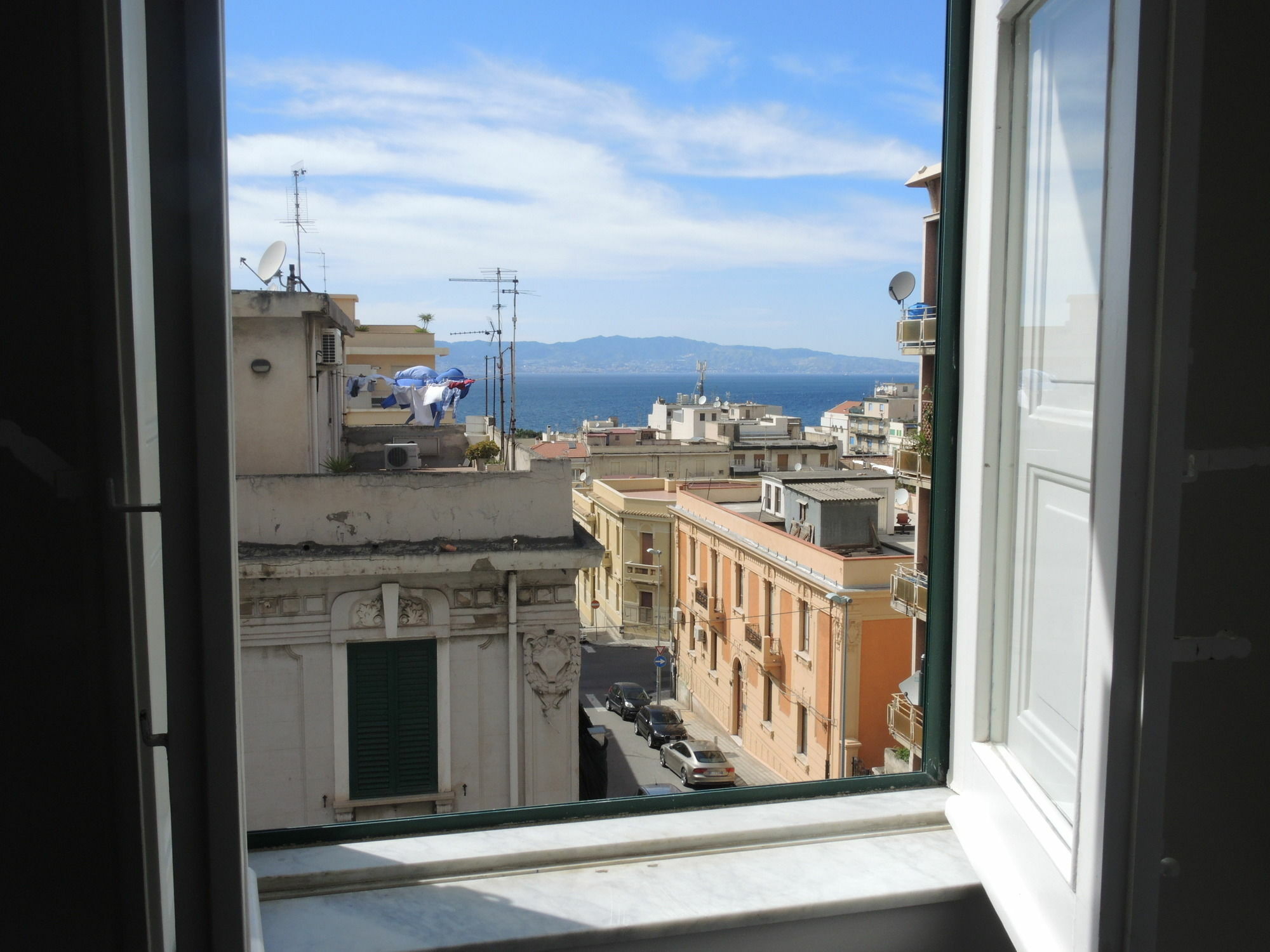 B&B Fuori Squadro - In Centro Con Terrazza Relax Vista Mare Reggio di Calabria Eksteriør bilde