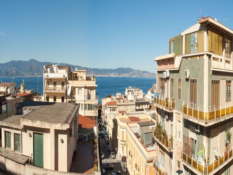 B&B Fuori Squadro - In Centro Con Terrazza Relax Vista Mare Reggio di Calabria Eksteriør bilde