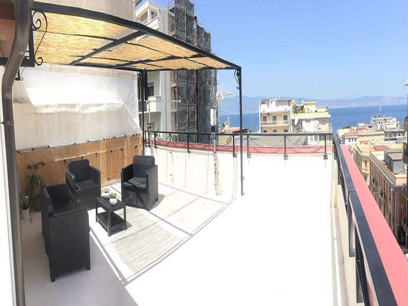 B&B Fuori Squadro - In Centro Con Terrazza Relax Vista Mare Reggio di Calabria Eksteriør bilde